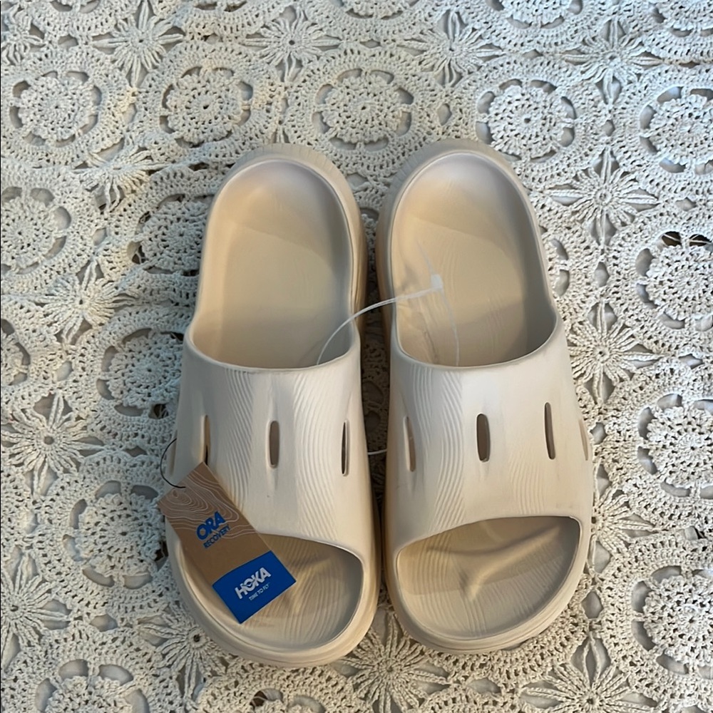 Hoka Ora recovery Cream Slide Sandals. Woman 11 Men 9